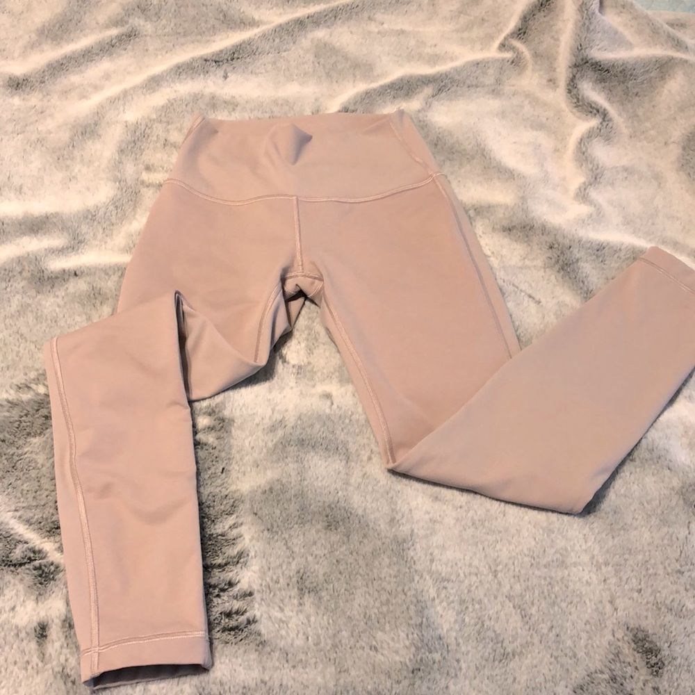 Lululemon double lined Wunder Under leggings